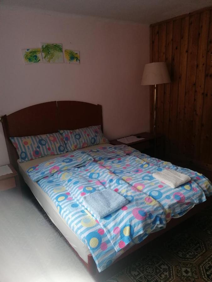 Smucarska Koca Bed and Breakfast Kotlje Exterior foto
